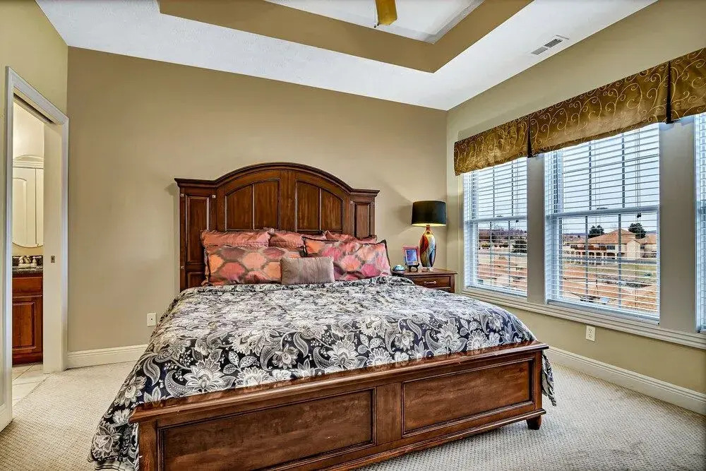 Vista - Sleeps 6-10 4 Bedroom Villa by RedAwning