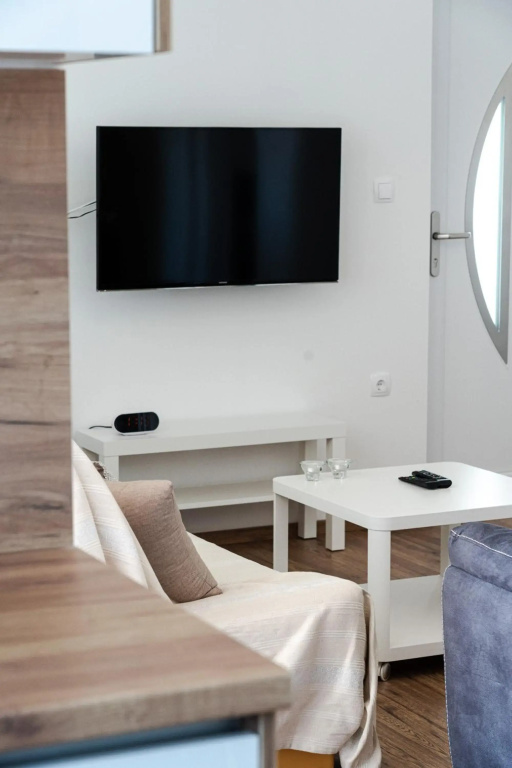 Station 22 - Brand new apartment with a terrace and private parking