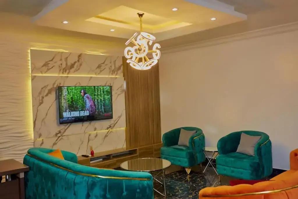Classy 3 Bedroom Terrace apartment