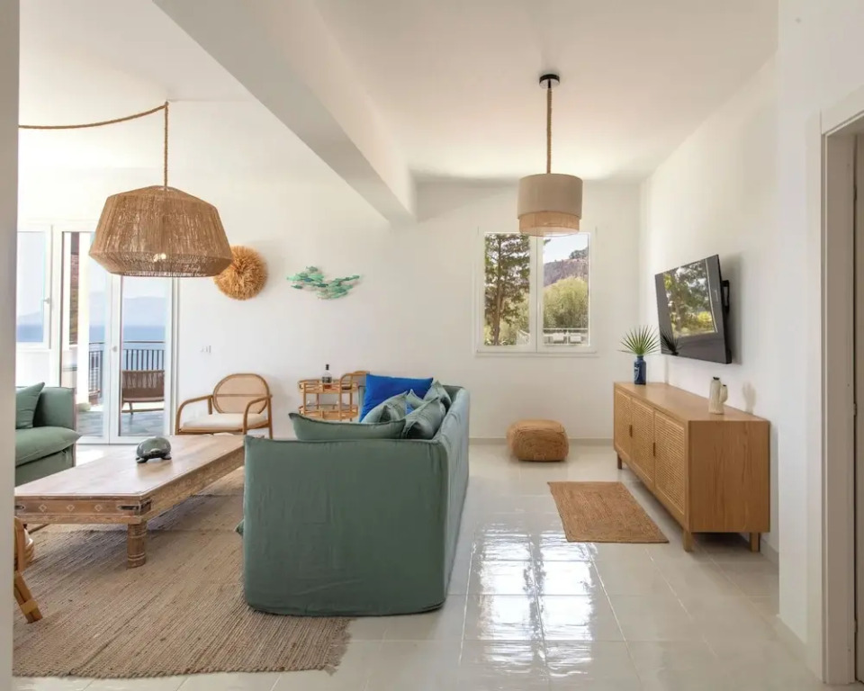 Sea Frame Design Apartments with Pool by Wonderful Italy