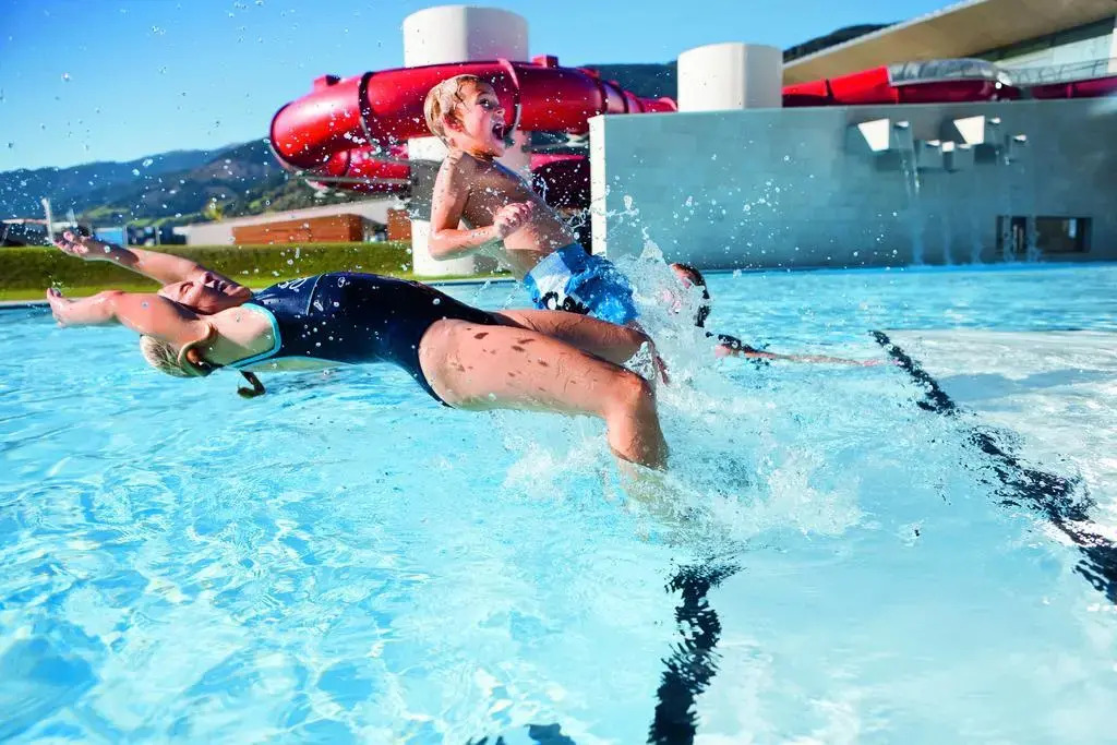 Die Dorfvilla - Includes Tauern Spa Kaprun Wellness Access 13 km away