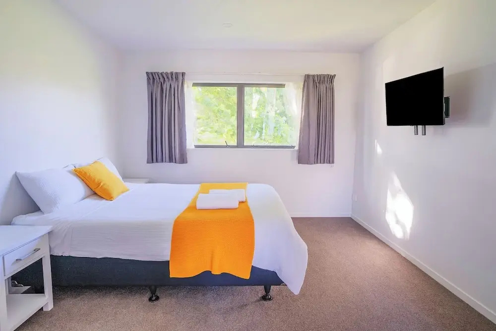 Yates Park Motel