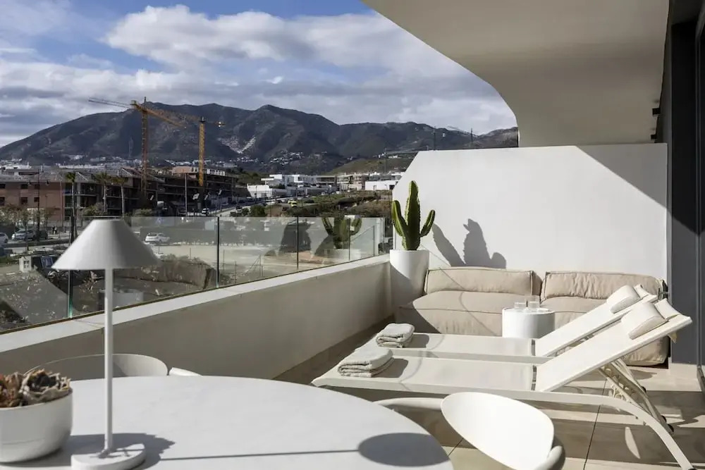 Stylish Luxury Suite With Terrace in Higueron