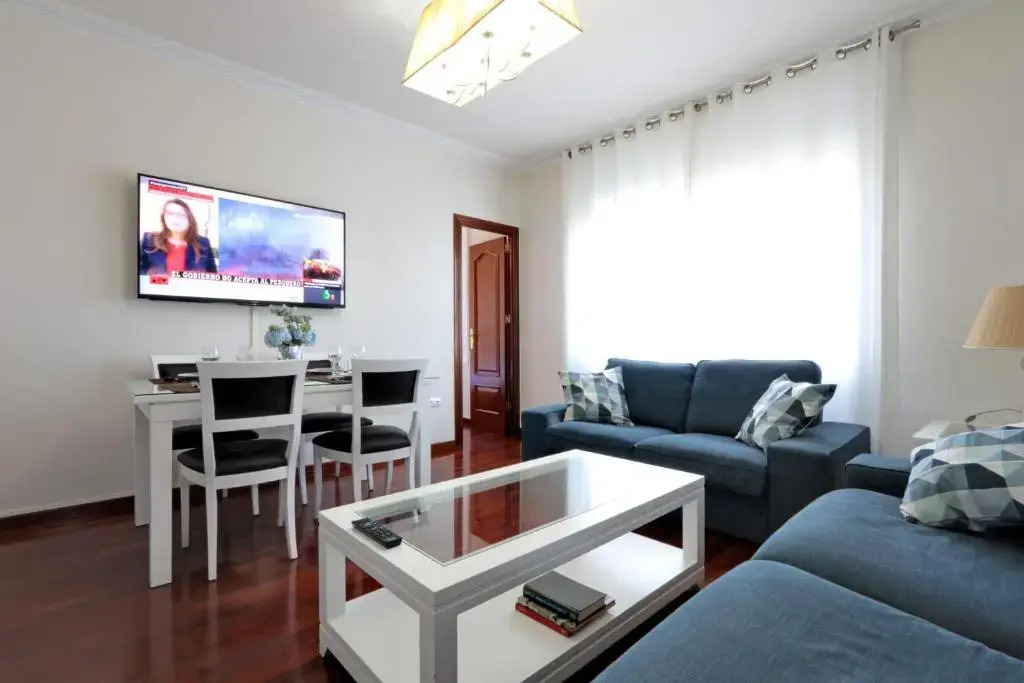 Classbedroom Fira Business Apartment