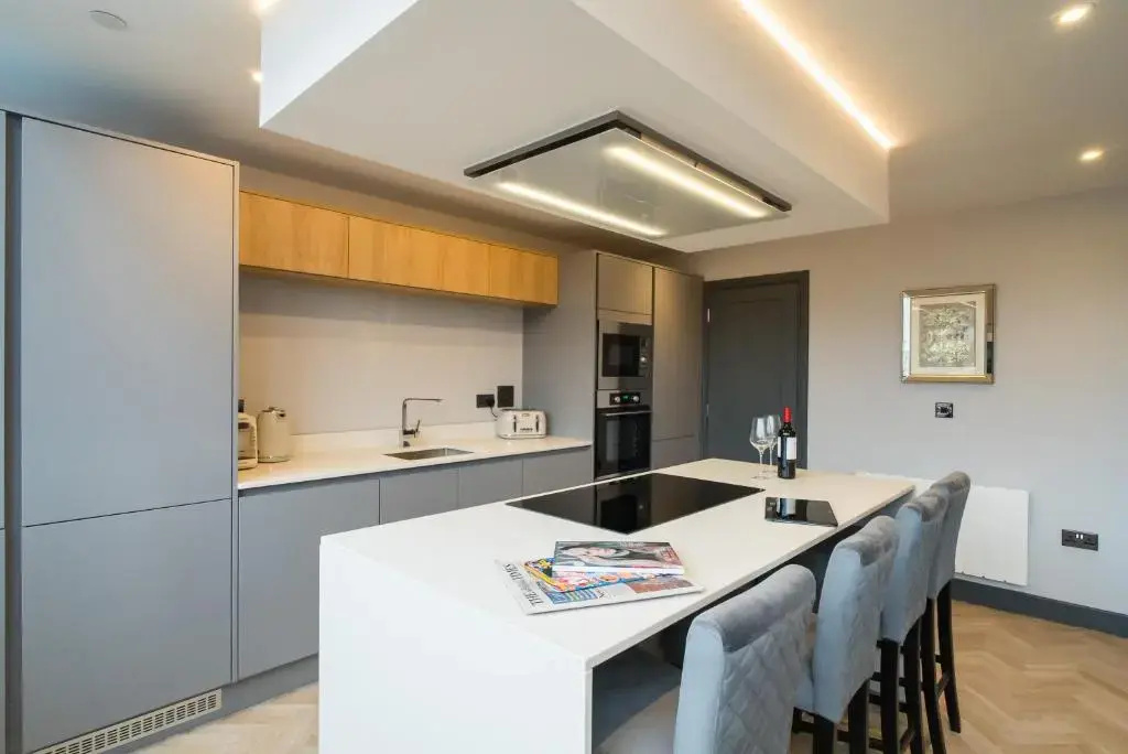 Luxe Apartments, The Moorwell, Secure Parking, - 10mins Cardiff City Ctr