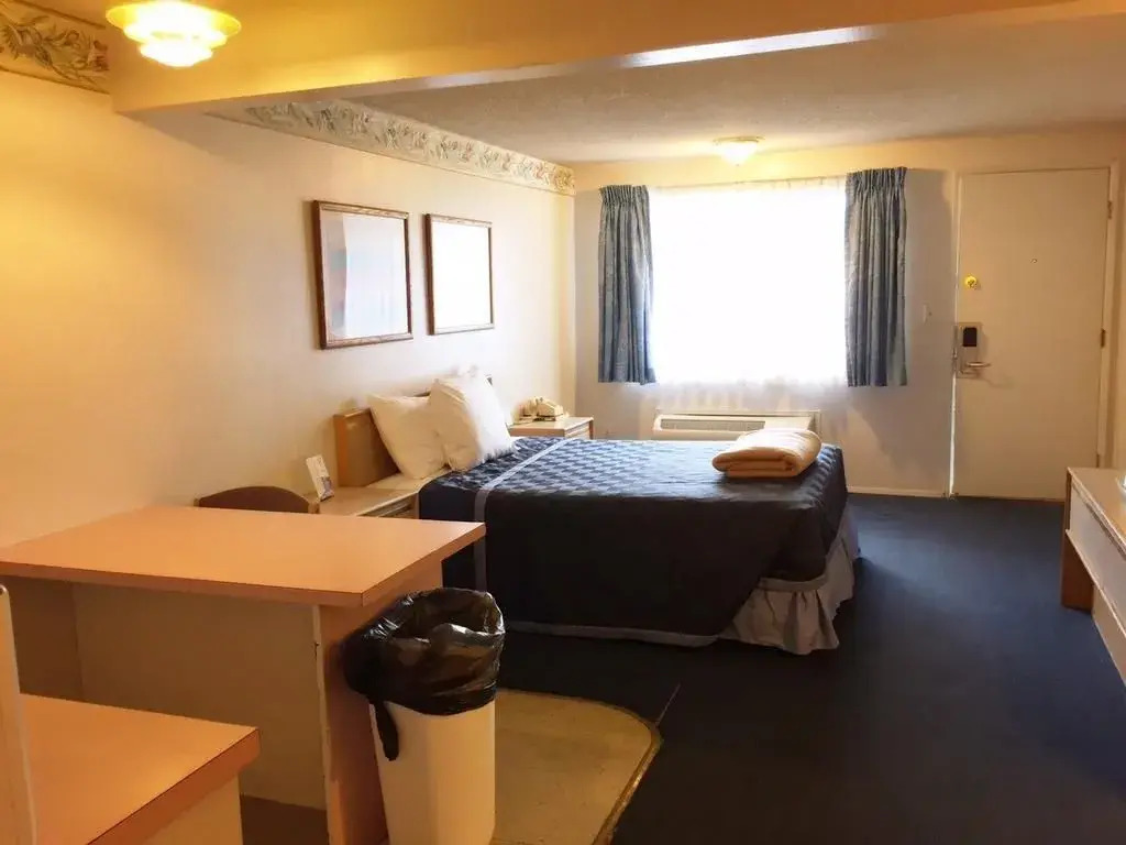 The Hotel Y