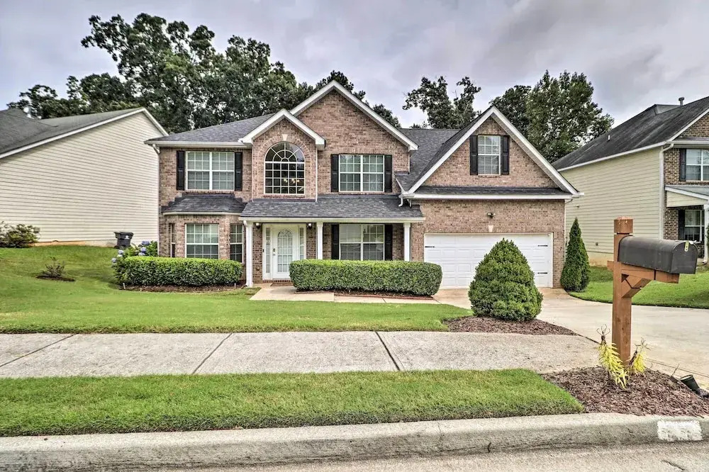 Fairburn Home w/ Fire Pit - 24 Mi to Atlanta!