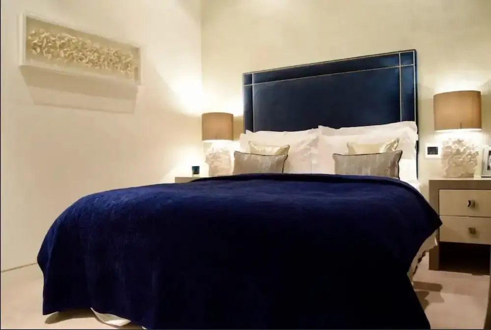 2 Bedroom Apartment Near Oxford Street
