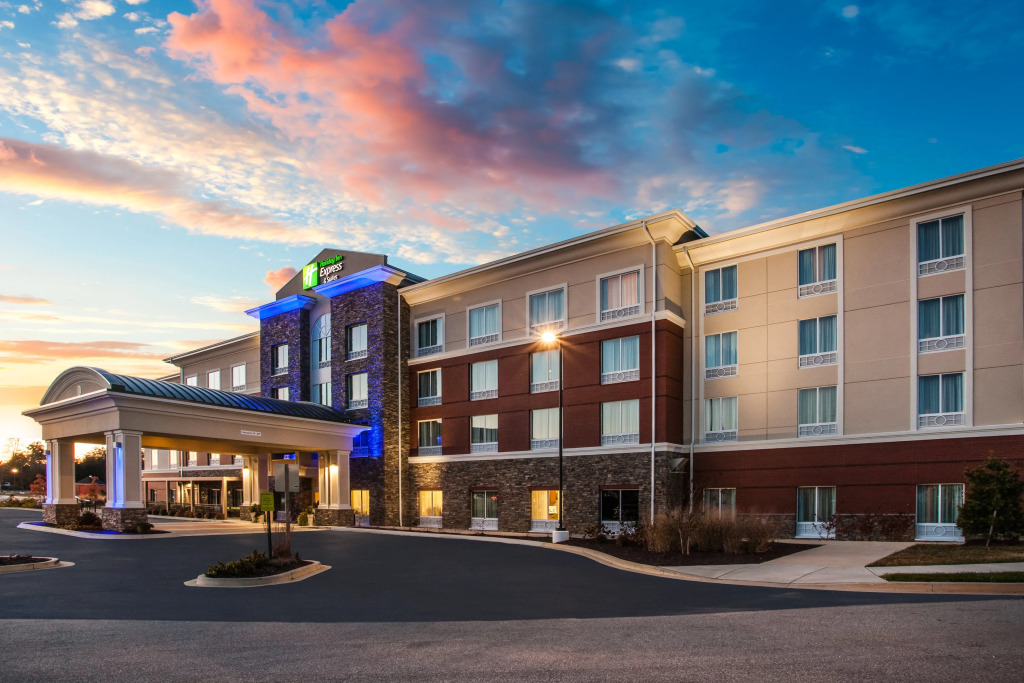 Holiday Inn Express & Suites Lexington Park California by IHG