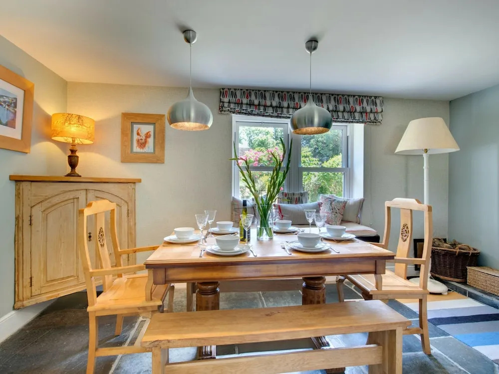 Plush Holiday Home in Cornwall With Private Garden