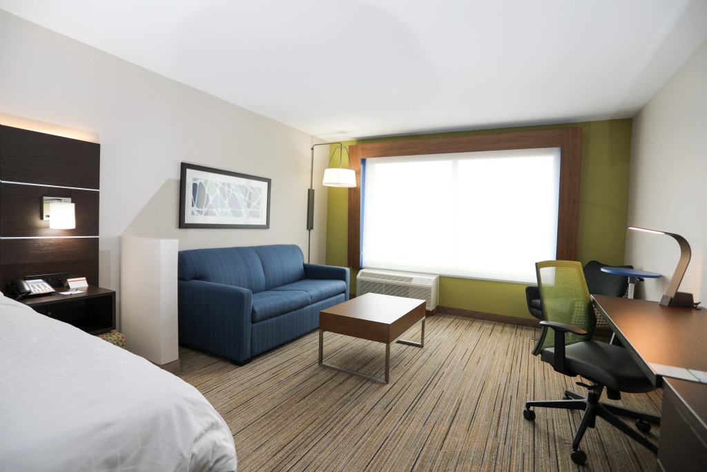 Holiday Inn Express & Suites Forney