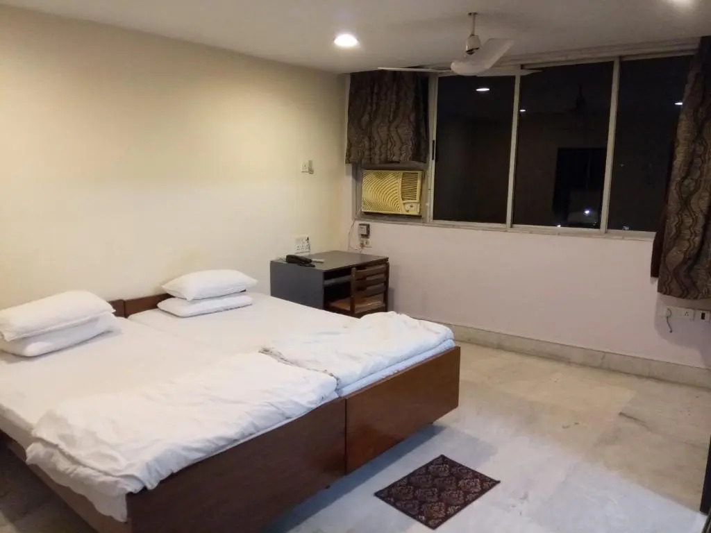 Service Apartments, Park Street, Calcutta