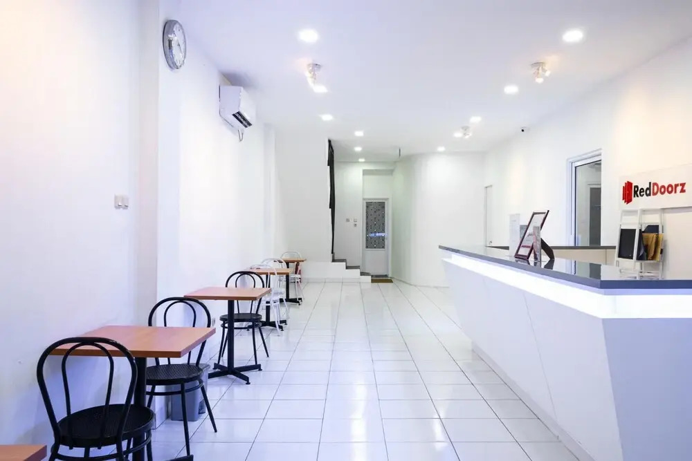 My Capsule Hotel by RedDoorz