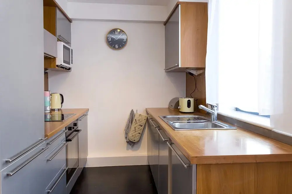 Spacious & Modern 3 Bedroom Apt Near Canary Wharf