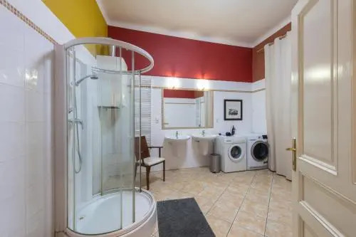 Liliova Apartments