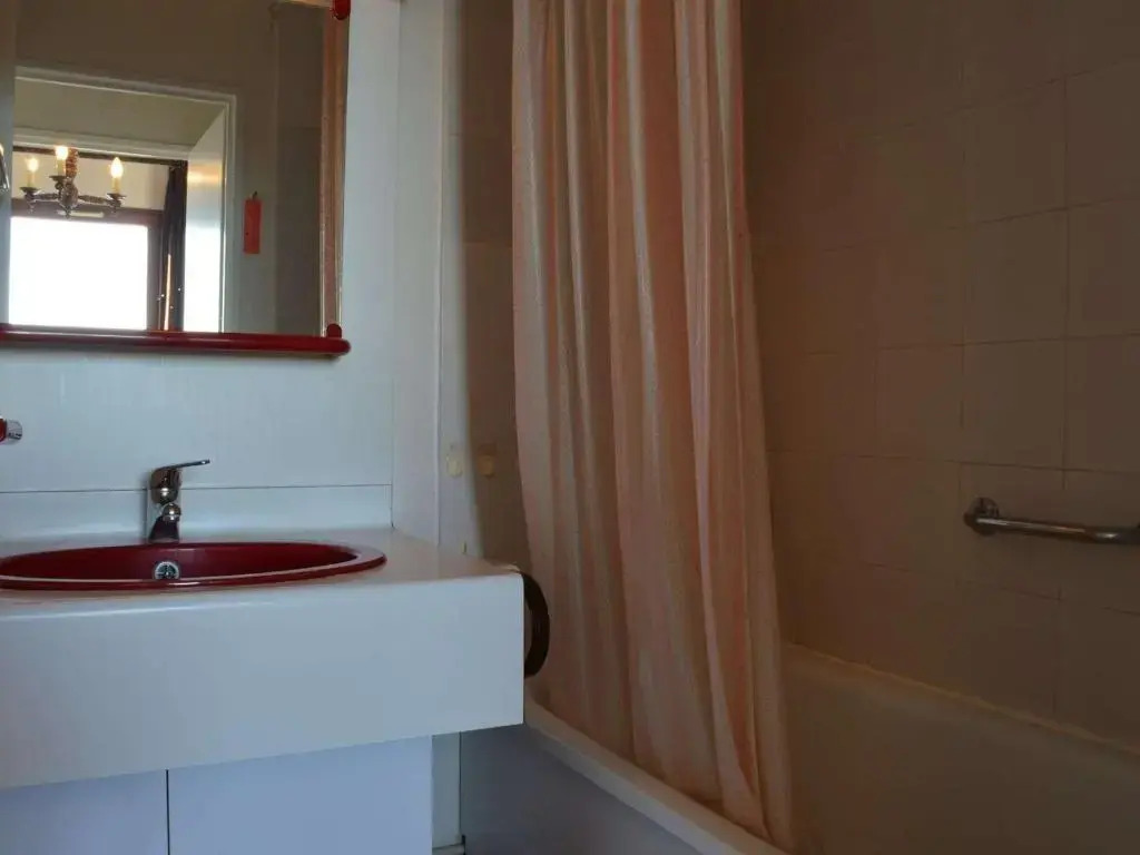 Appartement Saint-Cyprien, 2 pièces, 5 personnes - FR-1-225D-10