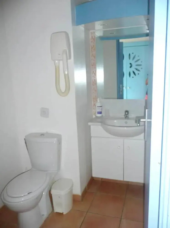 Studio in Sainte-anne, With Enclosed Garden and Wifi - 100 m From the Beach