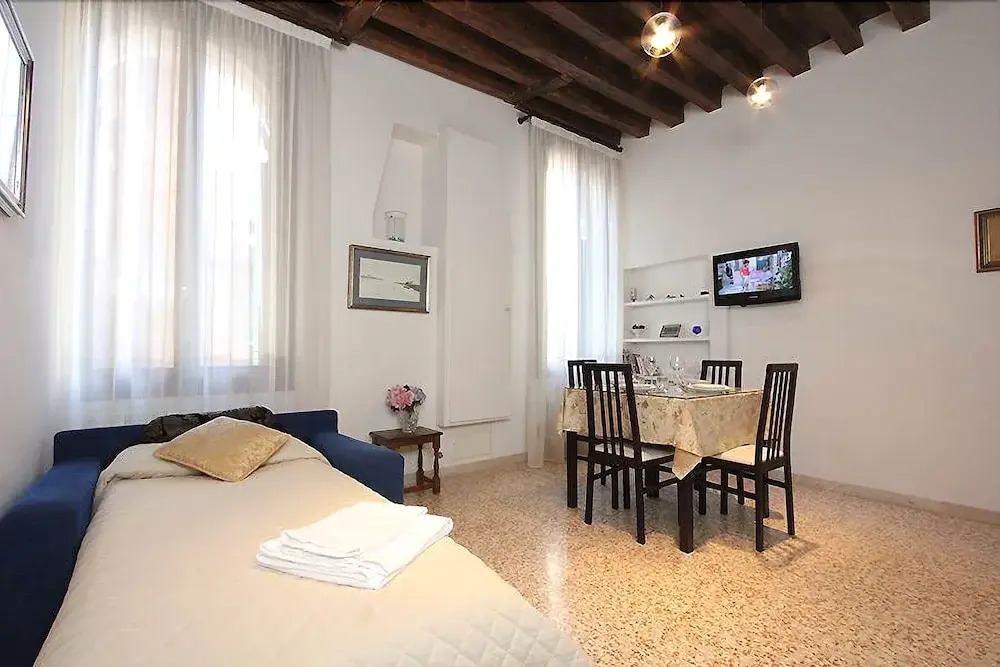 City Apartments - Canova