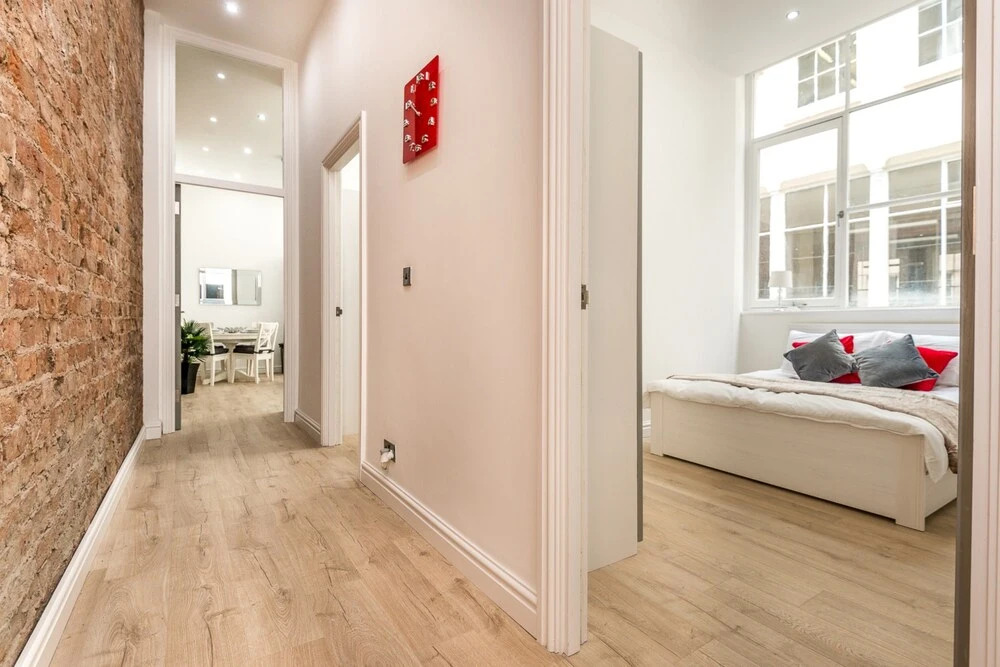 Spacious City Centre 2-Bedroom Apartment by StaySavvy Accommodation