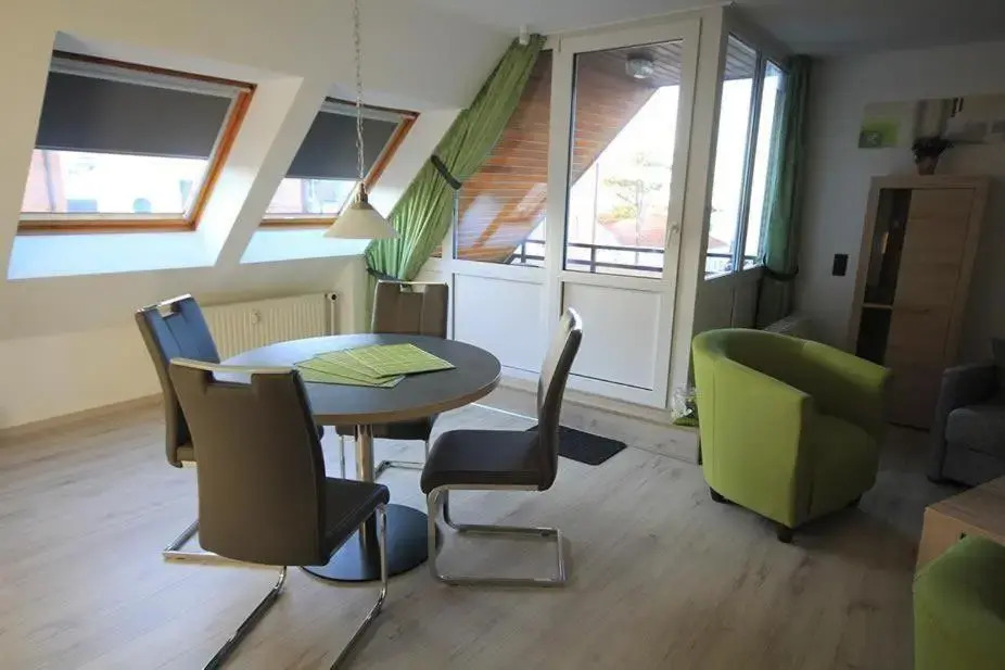 Ferienwohnung-52-mit-Teil-Meerblick-Residenz-Meeresbrandung-Duhnen