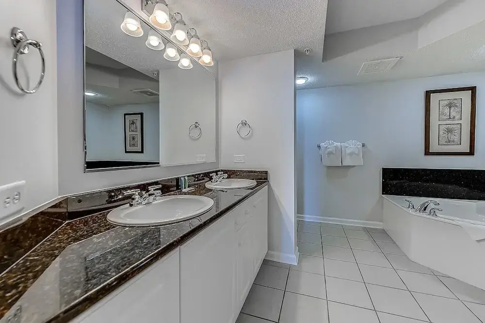 Yacht Club S 3-604 4 Bedroom Condo by Redawning