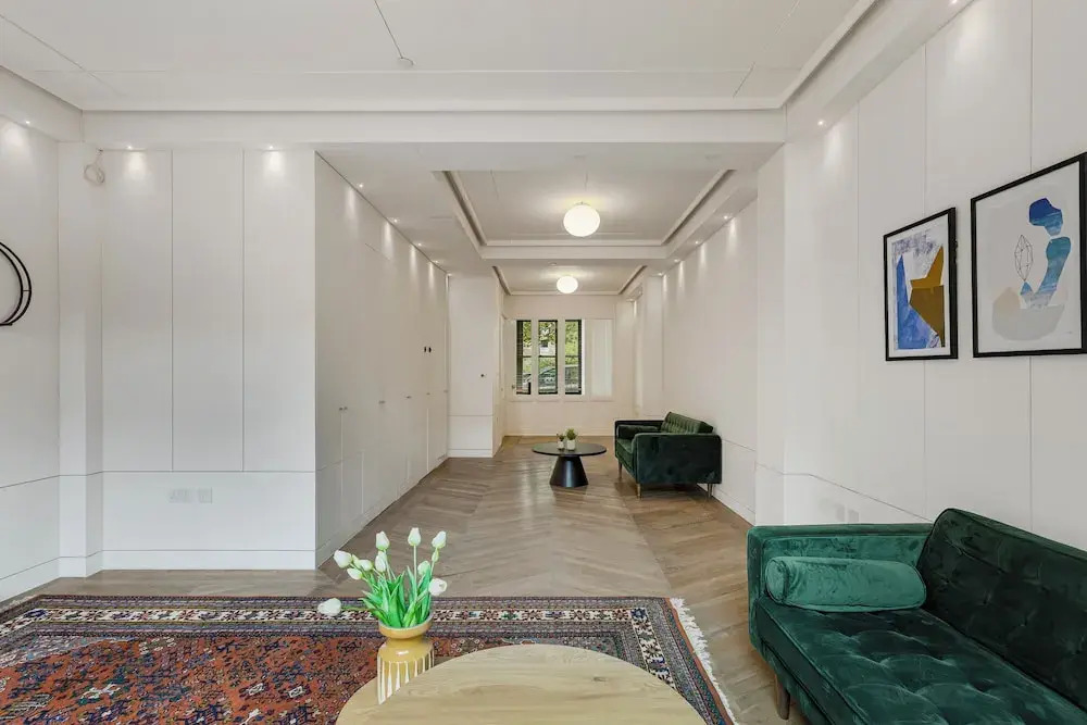 Spacious 5 Bdrm Townhouse in Camden