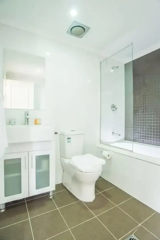 Designed Home Of Ultimate Convenience In Gordon
