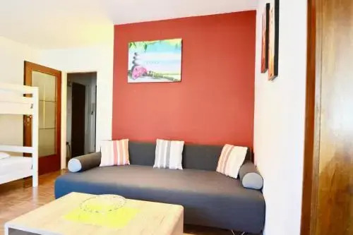 LOW BUDGET Apartment Areit Lozano by Apartments Ged