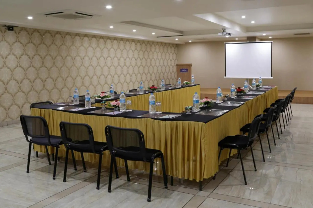 Grand Kailash Hotel