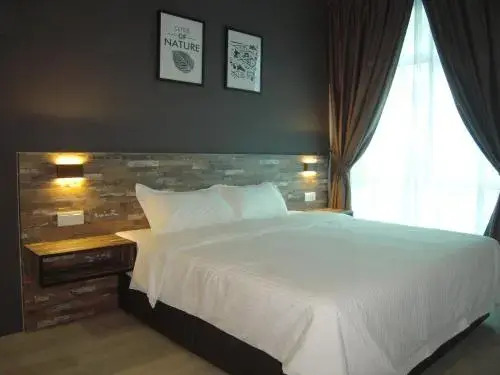 L Hotel