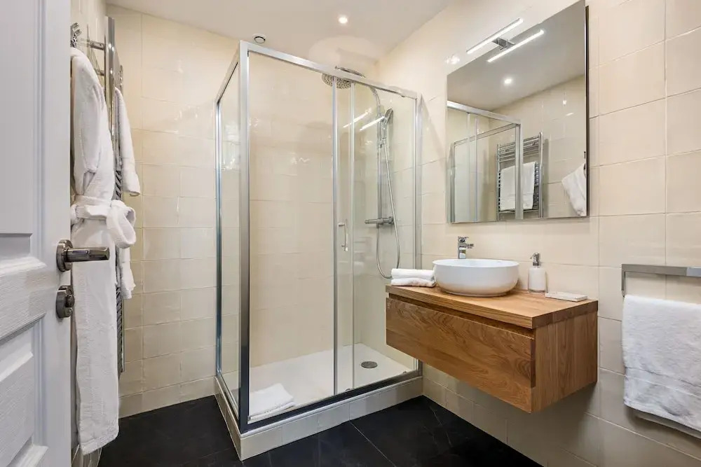 Palais Nouveau - Two Bedroom Condo