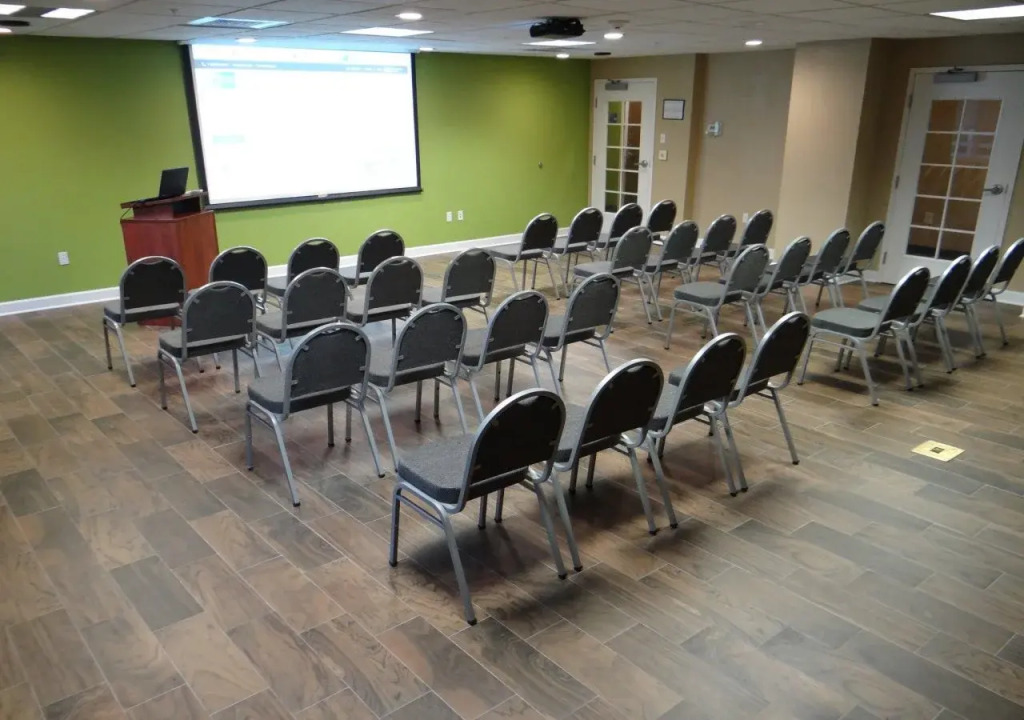Holiday Inn Express Hotel & Suites Salisbury - Delmar by IHG