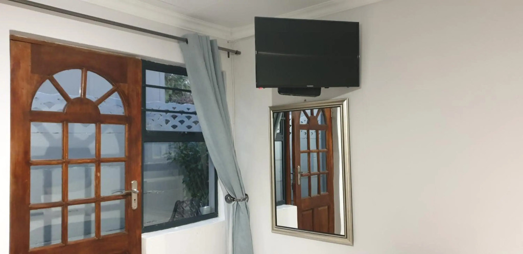 Emmaus Single Room