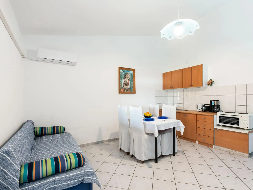 Holiday Home in Jasenice Near Maslenica Beach