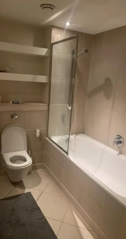 Lovely 1-bed Apartment Canary Wharf in London