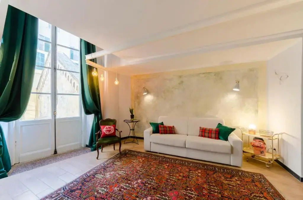 JOIVY Superb Flat Near Ch. Columbus' House