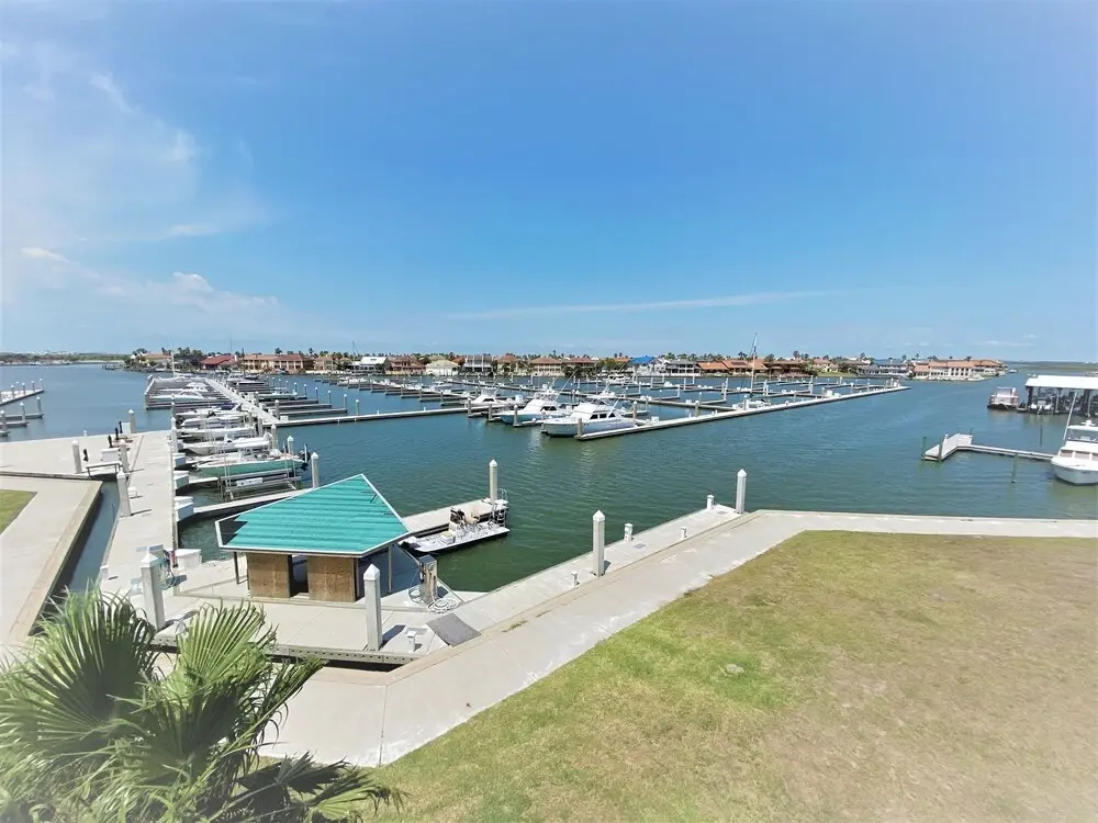 Marina's Edge 3 Bedroom Townhouse by Redawning