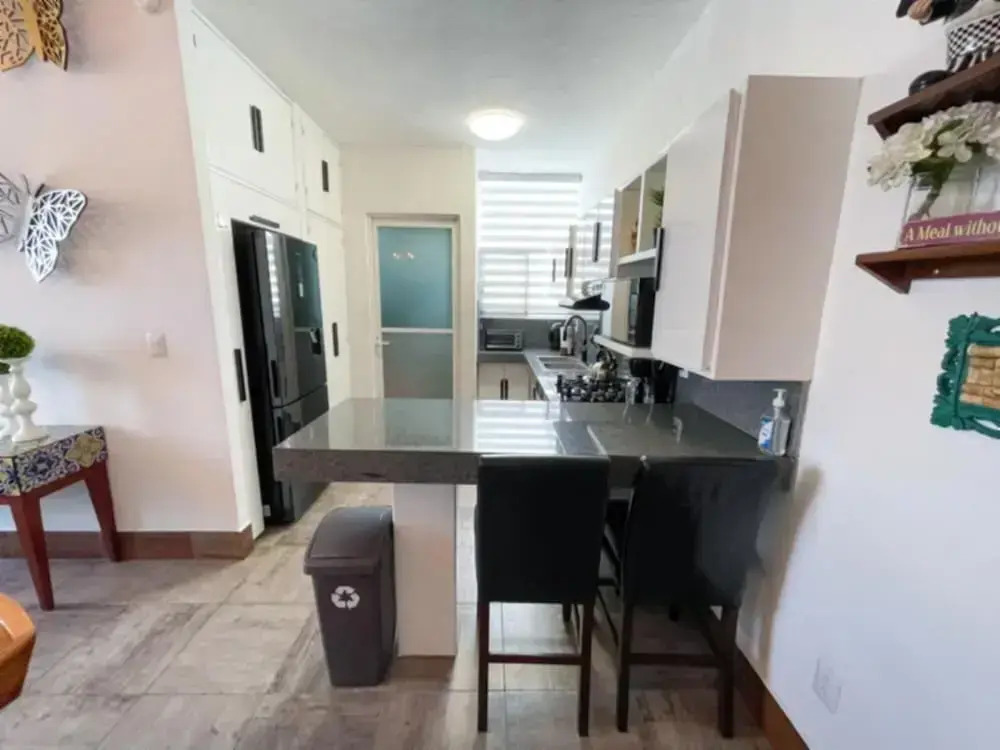 Deluxe Penthouse w 2 Story Patio and Ocean View