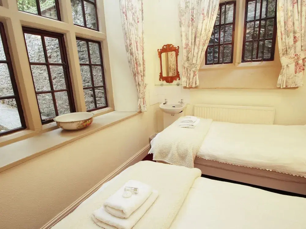 Hall Cottage