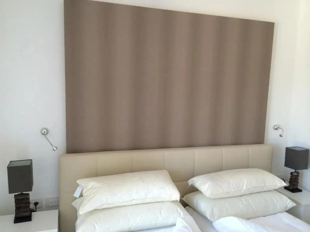 Zeno Suites