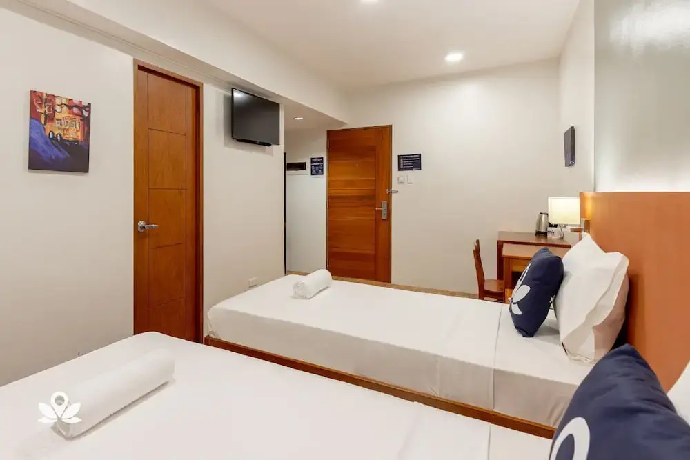 iHotel Uptown BGC