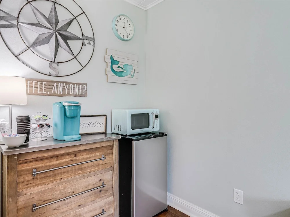 Coast Oaks Cottage 7 1 Bedroom Cottage by RedAwning