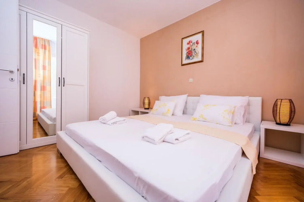 Family friendly apartments with a swimming pool Mavarstica, Ciovo - 18744