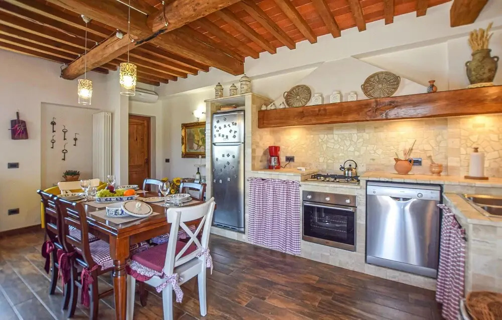 Gorgeous Home In Greppolungo