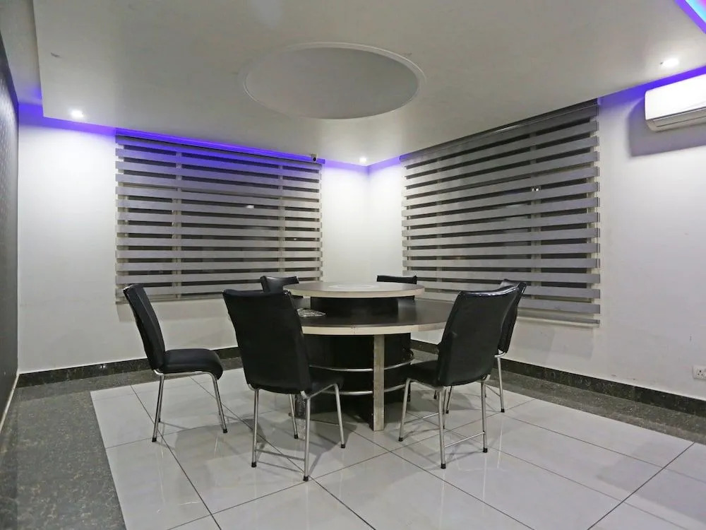 OYO 4635 Sheetal Hotel