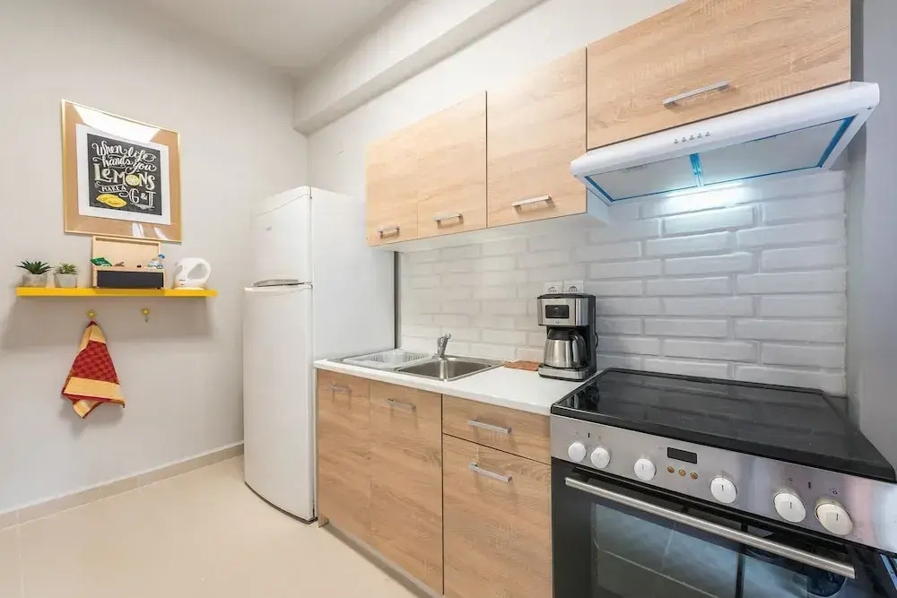 Modern City Apartment by Cloudkeys
