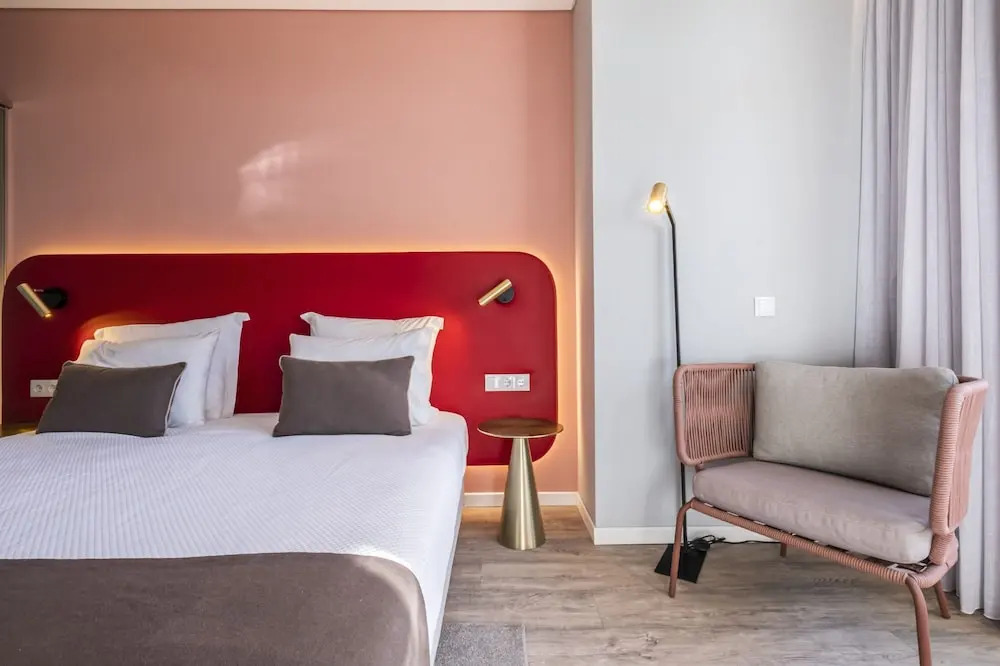 King David Suites 102 by Homie