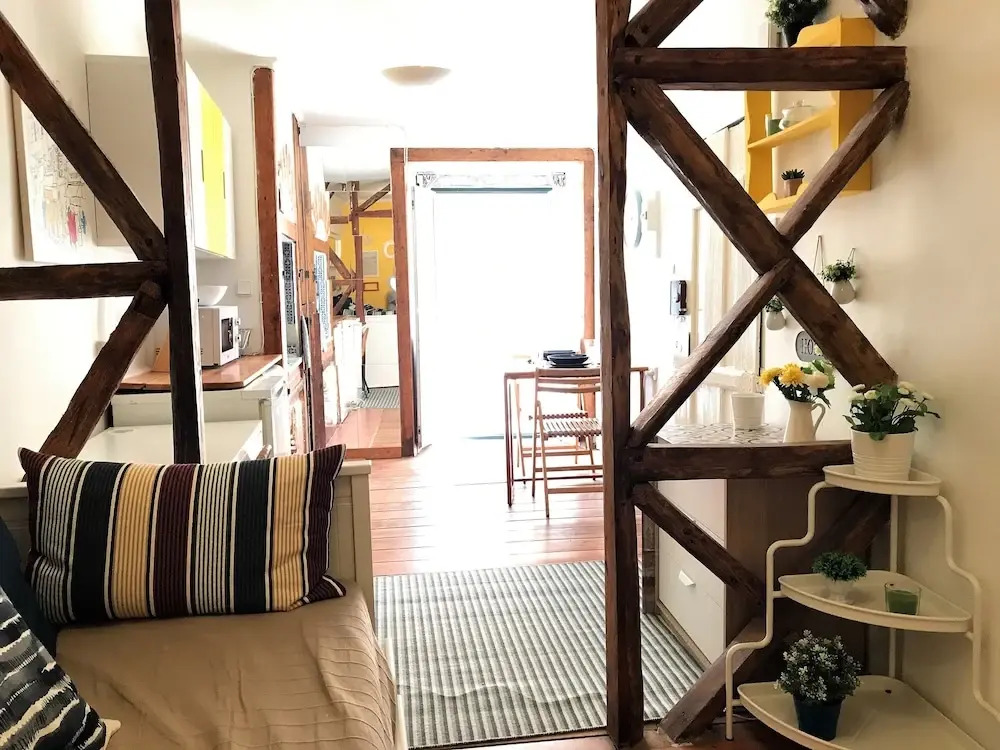 Typical studio in great location Tram 28
