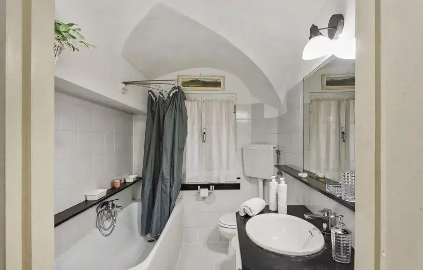 Flat 60M² 1 Bedroom 1 Bathroom - Genoa