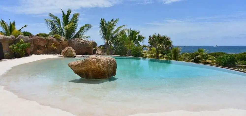 Villa La Roche Dans L'eau